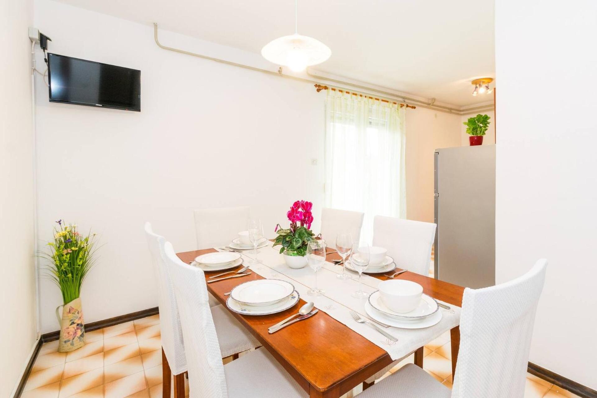 Family House With 2 Apartments - Irma Medulin Exterior photo
